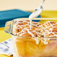 Pyrex Deep 9x13-Inch Glass Baking Dish with Lid, Deep Casserole Dish, Glass Food Container, Oven, Freezer and Microwave Safe, Clear Container 2pc Baking Set