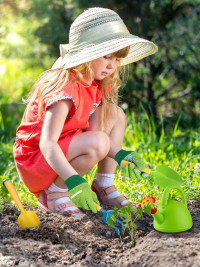 Biubee Toddler Gardening Tools Set - Sturdy Kids Watering Can Toy, Child Gardening Set with Metal Shovel Hand Rake Kids Gloves, Garden Toys for Baby Outdoor Beach Sand Toy Gift First Edition