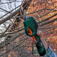 Scotts Outdoor Power Tools PR17215S 7.2-Volt Lithium-Ion Cordless Rechargeable Power Pruner, Green 7.2-Volt Pruner without Pole Pruning Shears