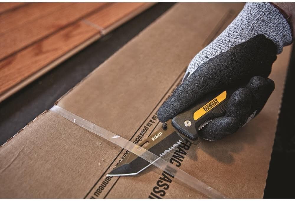 DEWALT Pocket Knife With Ball-Bearing Assist