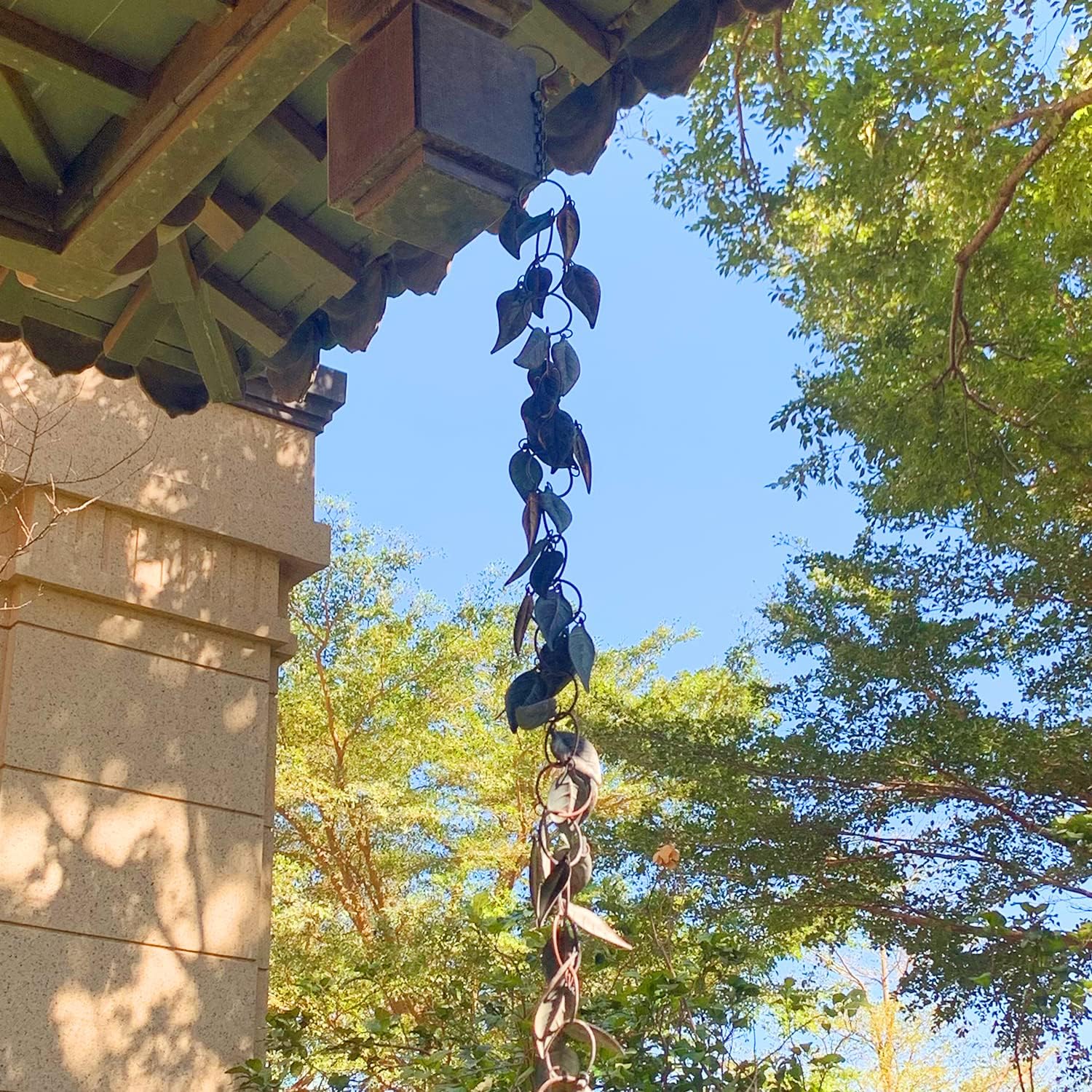 8.5 FT Rain Chain, Rain Chains for Gutters, Metal Rain Chain Downspouts, Circle with Leaves Rain Gutter Chains, Metal Rain Catcher for Outside, Decorative Your House and Garden, Verdigris Leaves Verdigris