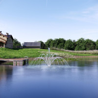 HQUA-FS02 120V, 1/4HP, OD(φ) 32” Large Pond Floating Fountain with 9000 GPH Fountain Pump, 100’ Power Cord, Two Spray Patterns 25'x6' and 13'×4' (1/4 HP Fountain)