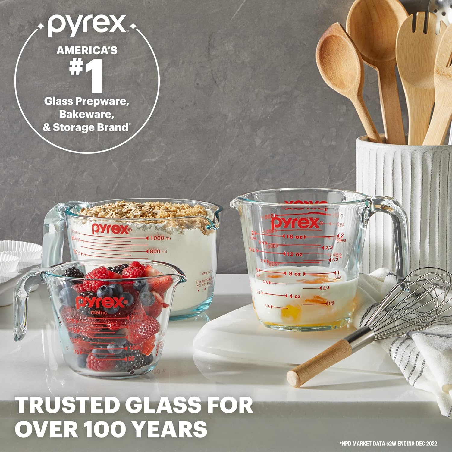 Pyrex 4-Cup Glass Measuring Cup For Baking and Cooking, Dishwasher, Freezer, Microwave, and Preheated Oven Safe, Essential Kitchen Tools 4 Cup