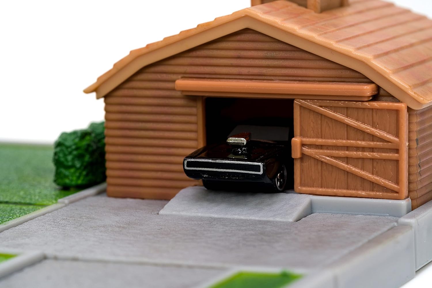 Fast & Furious Nano Hollywood Rides Dom Toretto's House Display Diorama with Two 1.65