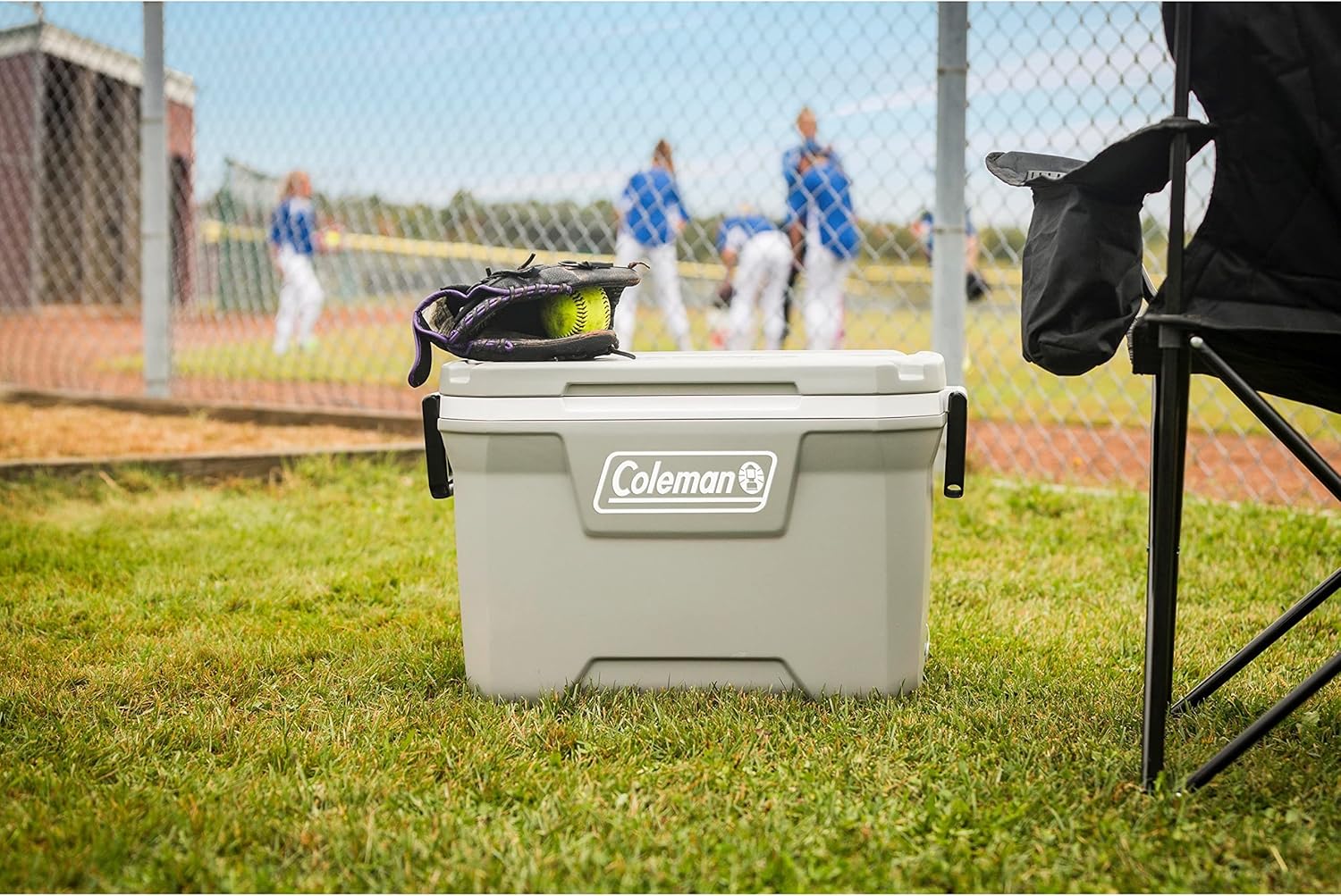 Coleman Classic Series Insulated Portable Cooler, Leak-Resistant Outdoor Hard Cooler Keeps Ice up to 5 Days, 52/70/120/150 Quart 52qt Rock Grey