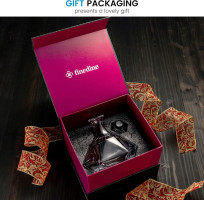 FineDine European Style Glass Whiskey Decanter & Liquor Decanter with Glass Stopper, 30 Oz.- With Magnetic Gift Box - Aristocratic Exquisite Diamond Design - Glass Decanter for Alcohol Bourbon Scotch.