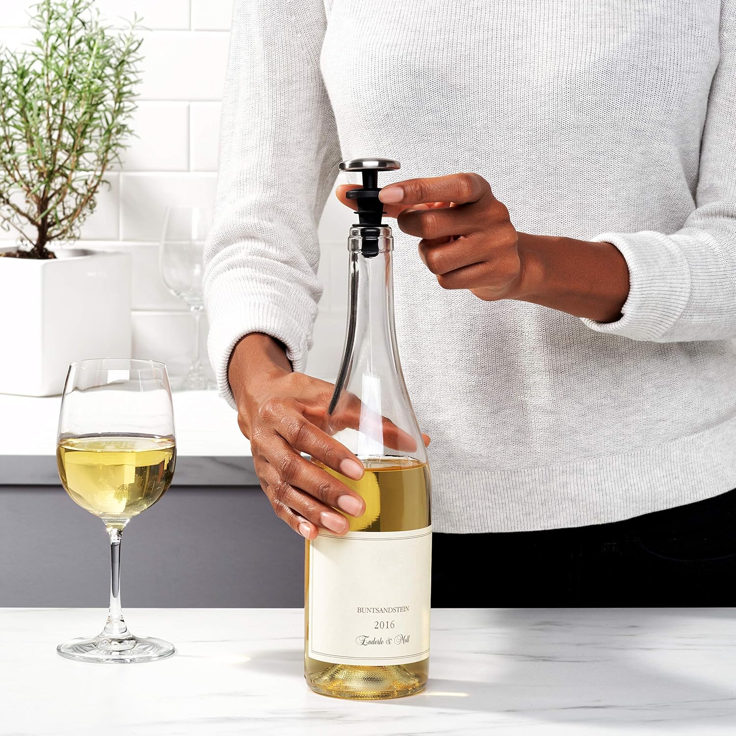 OXO SteeL Leakproof Expanding Wine Stopper (2 Pack) Expanding Wine Stoppers
