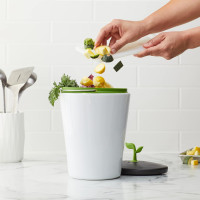 Chef'n 401-420-120 EcoCrock Counter Compost Bin Black and White 3.3 liter 1 Ceramic Compost Bin