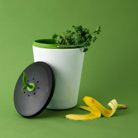 Chef'n 401-420-120 EcoCrock Counter Compost Bin Black and White 3.3 liter 1 Ceramic Compost Bin