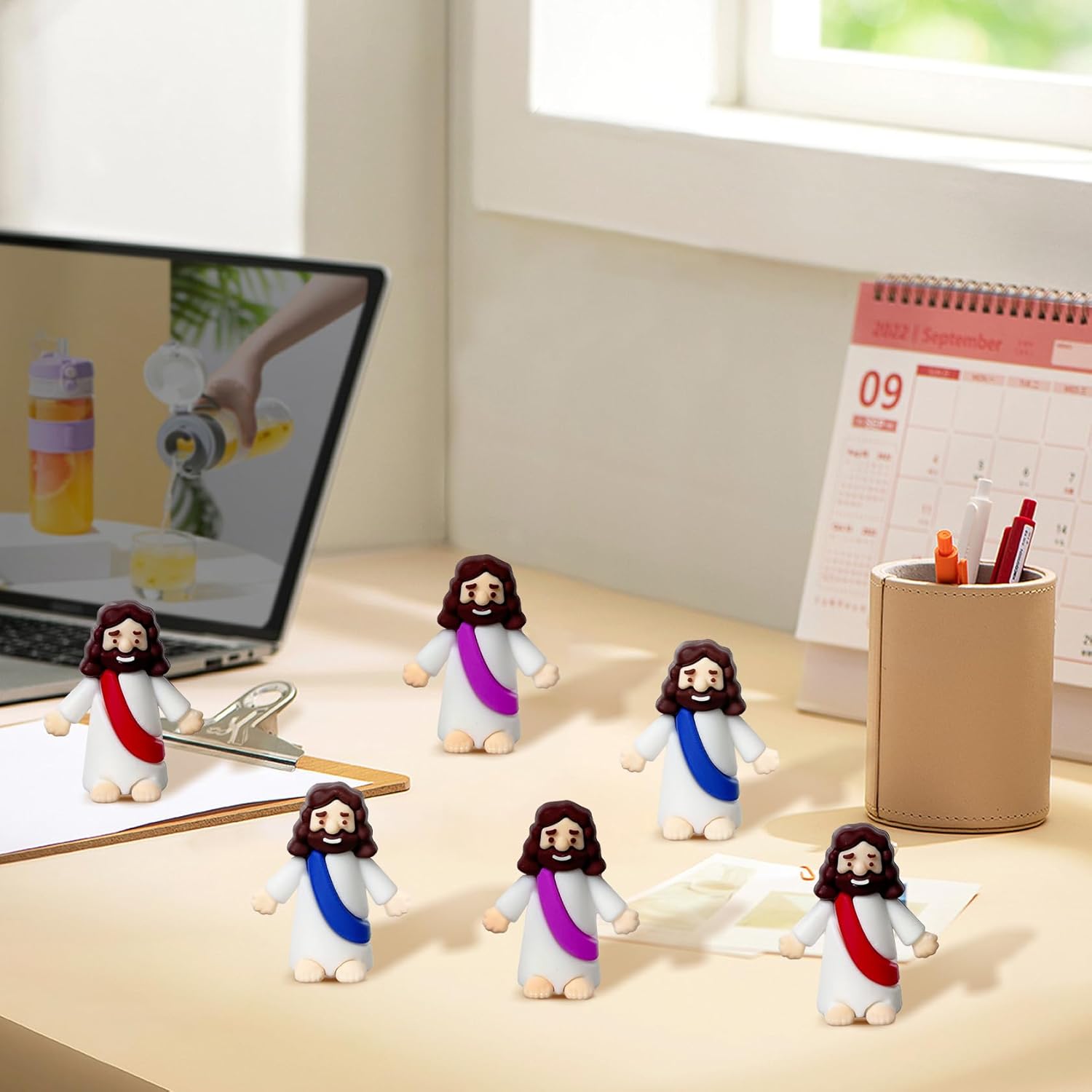 30Pcs Little Jesus Figures, Set of 30pcs Action Figures Mini Jesus Figurines in Bulk, Tiny Jesus Figures to Hide and Seek Religious Gifts for Easter Egg Stuffers Fillers Mix 1