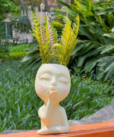 Face Planter Pots Resin Air Kiss Head Face Planter Standing Flower Pots for Trailing Plants Handcrafted Succulent Planter Pot for Indoor and Outdoor Plants Pale Yellow 1Pack Pale Yellow Airkiss