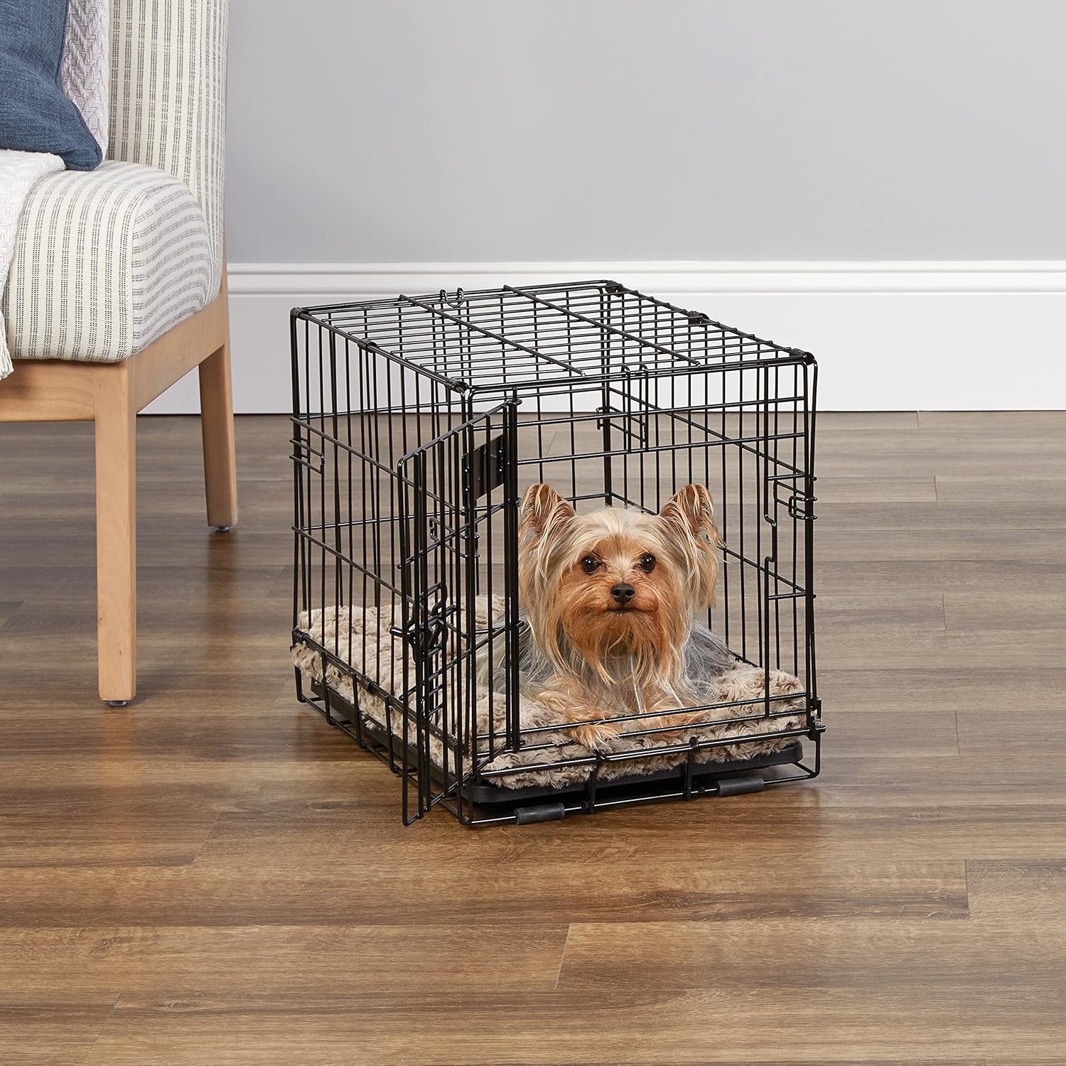 Midwest Homes for Pets 18-Inch iCrate Folding Dog Crate with Divider Panel, Leak-Proof Tray & Secure Latches – Metal Wire Kennel for Tiny Breeds – Portable, Durable & Easy to Assemble Black 18.0