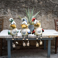 Shelf Sitters with Dangling Legs Resin Sculpture, Funny Big Eyes Jittery Legs Chicken Bird Hanging Ornament for Shelves Windowsills Office Living Room Bedroom (D)