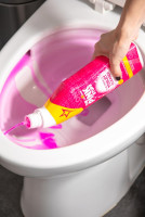 The Pink Stuff Miracle Toilet Cleaner, 750ml – Powerful Stain-Removing Gel for a Sparkling Clean Bowl – Eliminates Limescale, Tough Stains & Odors with Fresh Rhubarb Scent 1 Fl Oz (Pack of 1)