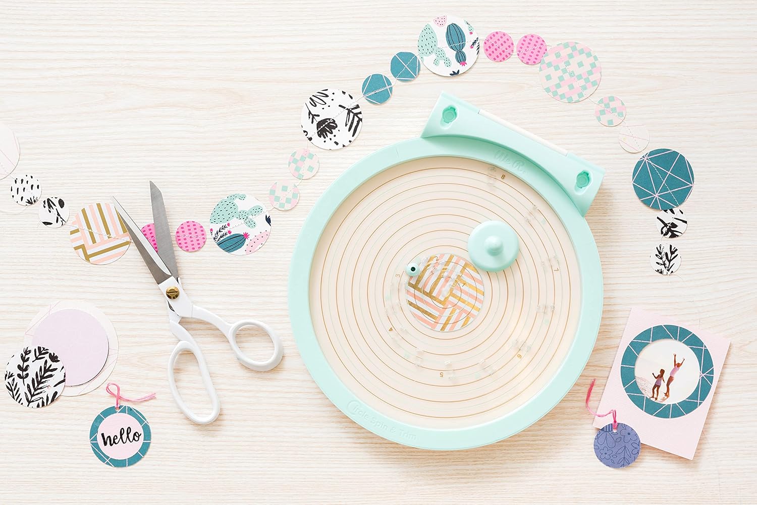 We R Memory Keepers Circle Spin & Trim Tool, Includes Circle Maker Tool & Two Replacement Blades, Rotates 360 Degrees,1 Inch to 8 Inch Circles