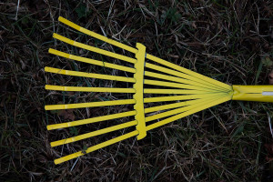 JustForKids Kids Garden Tool Set Toy, Rake, Spade, Hoe and Leaf Rake, reduced size , made of sturdy steel heads and real wood handle, 4-Piece, Multicolored, 5yr+ Multicolored whole piece