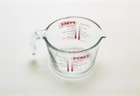 Pyrex Glass Measuring Jug