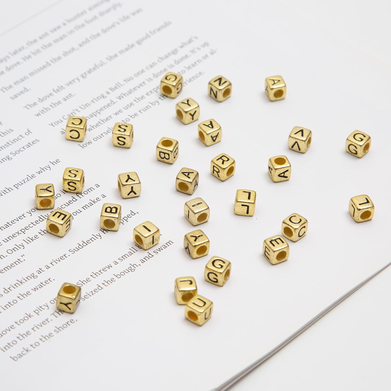 1000pcs Square Letter Beads for Bracelets, 6x6mm Gold Cube Alphabet A-Z Beads for Jewelry Making Friendship Bracelets (Cube Gold)