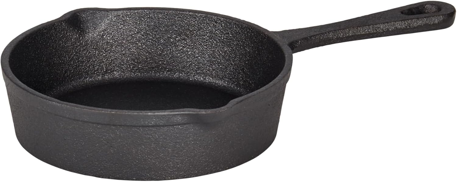 Casamoda 5.4 inch (13.7cm) pre-seasoned cast iron skillet, Mini Fry Pan, Round 5-Inch Round
