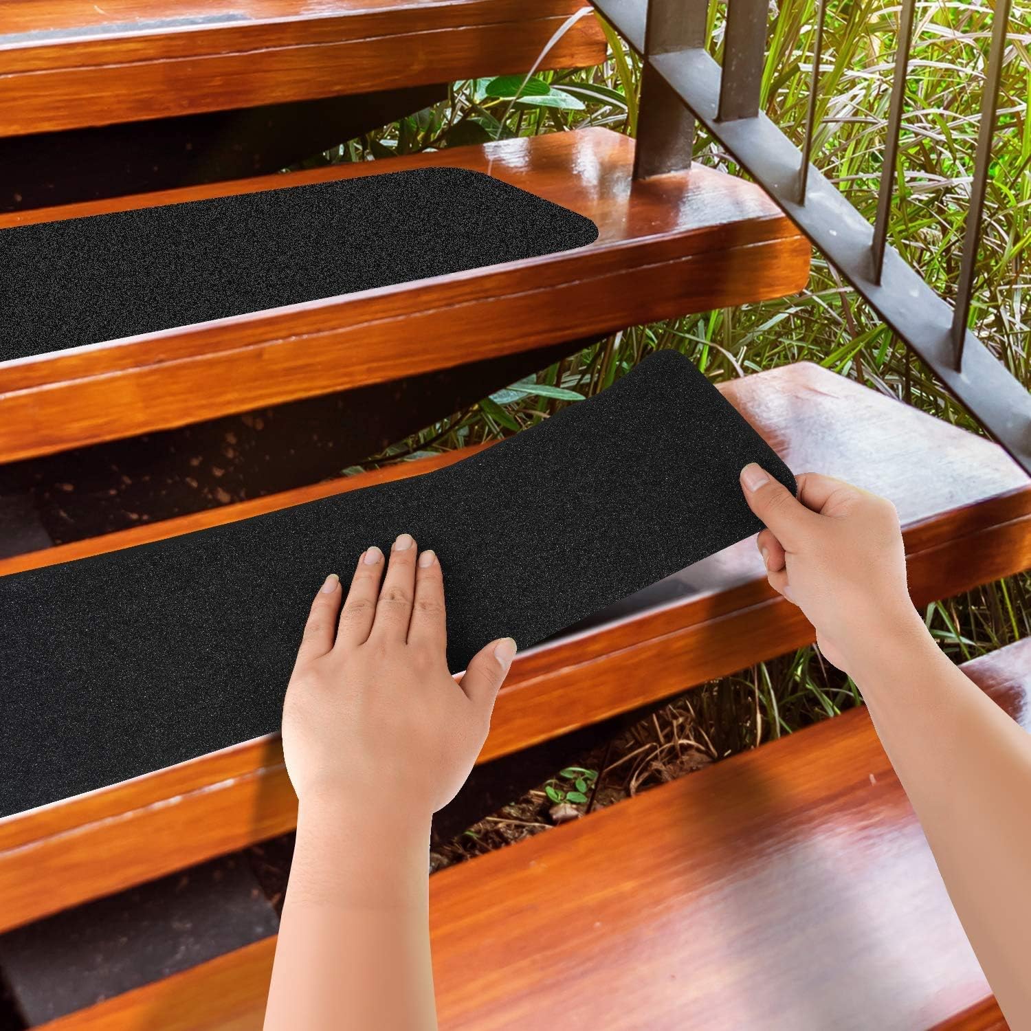 Rubber-Cal 6-Piece Regal Stair Treads Rubber Step Mats 9.75 by 29.75-Inch Black