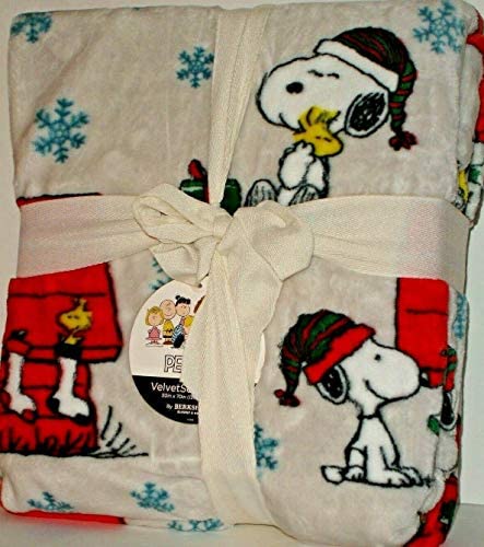 Wholesale Peanuts Snoopy and Woodstock Christmas Cheer Throw